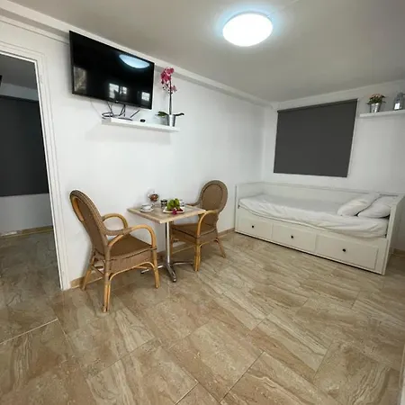 Elena Apartment